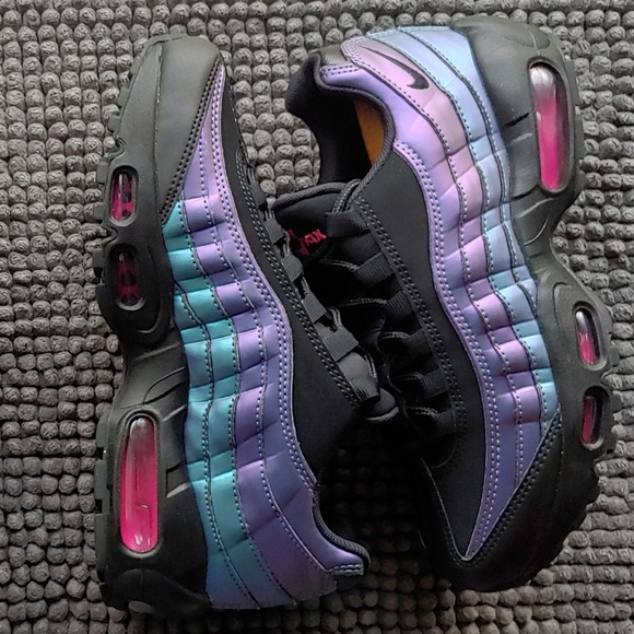 Nike Shoes - Women's Nike Air Max 95 LX